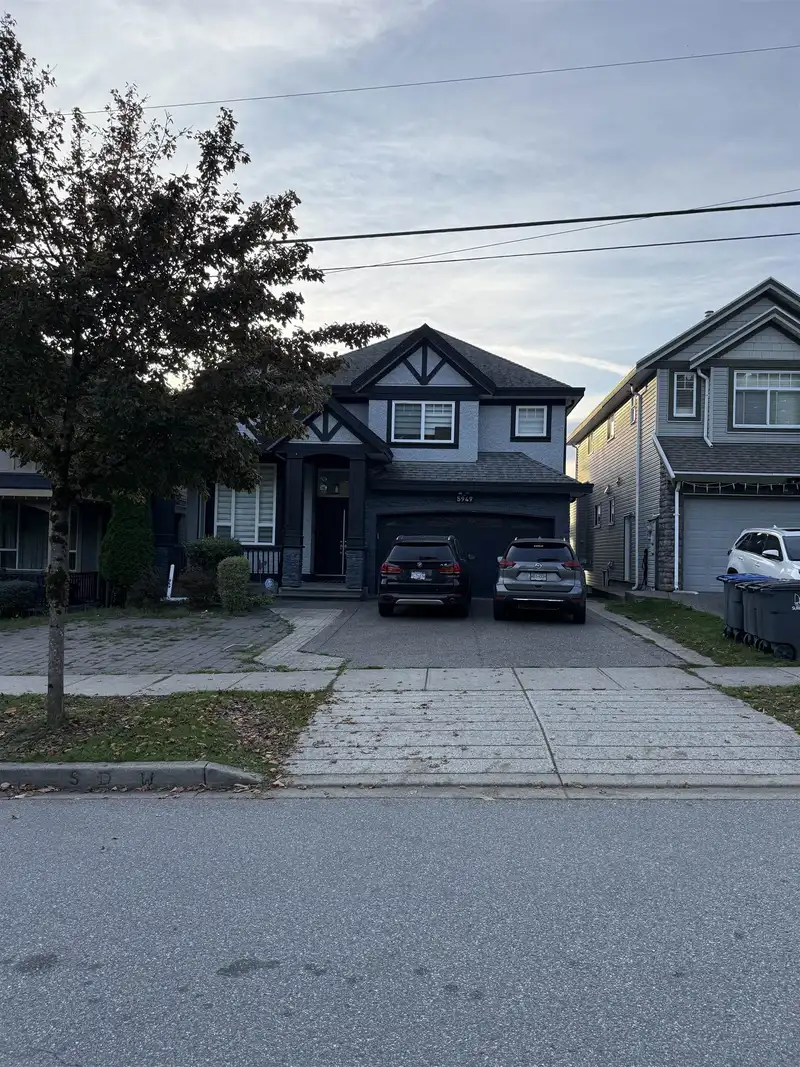 5949 125 STREET - photo 2 of 4