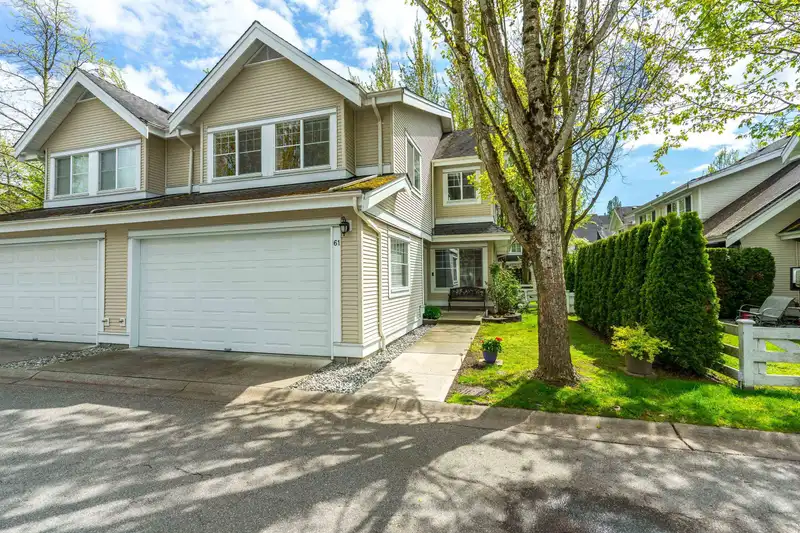 61 17097 64 AVENUE - photo 1 of 40