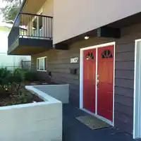10837 145 A STREET - thumbnail 1