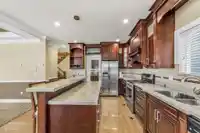 6277 146A STREET - thumbnail 12