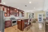 6277 146A STREET - thumbnail 10