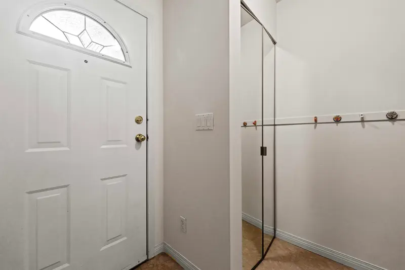 5 2600 BEAVERBROOK CRESCENT - photo 4 of 25