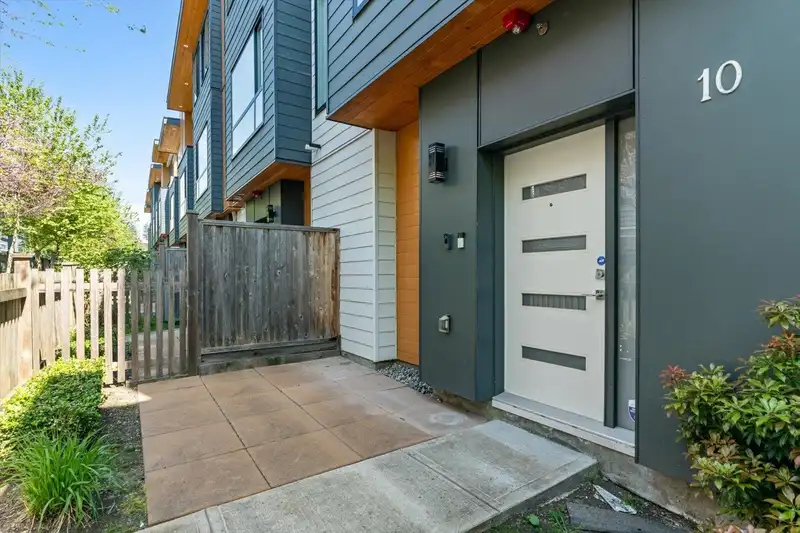 10 16511 WATSON DRIVE - photo 3 of 39