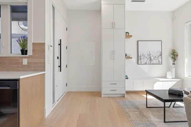 2138 VENABLES STREET - photo 3 of 25