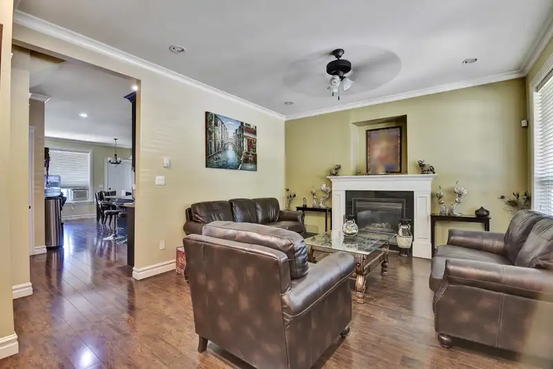 12928 60 AVENUE - photo 3 of 17