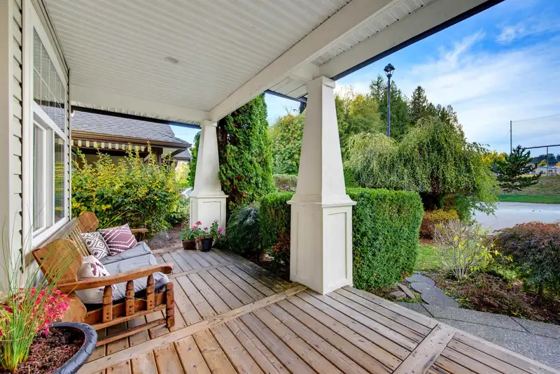 8256 170 STREET - photo 3 of 35