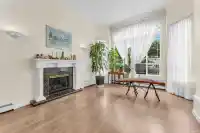 7882 165A STREET - thumbnail 2