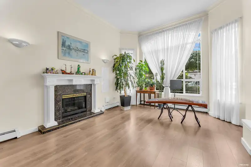 7882 165A STREET - photo 2 of 13