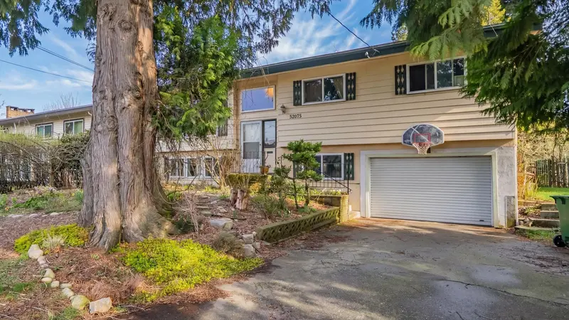 32075 DEBREEN CRESCENT - photo 2 of 25