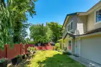 1 6747 137 STREET - thumbnail 4