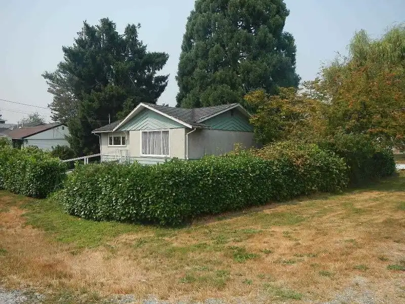 12725 113B AVENUE - photo 3 of 4