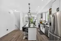 54 5945 176A STREET - thumbnail 13