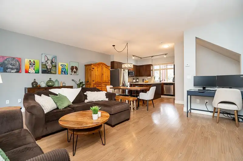 7 19479 65 AVENUE - photo 3 of 25