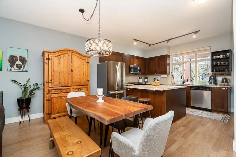 7 19479 65 AVENUE - photo 4 of 25