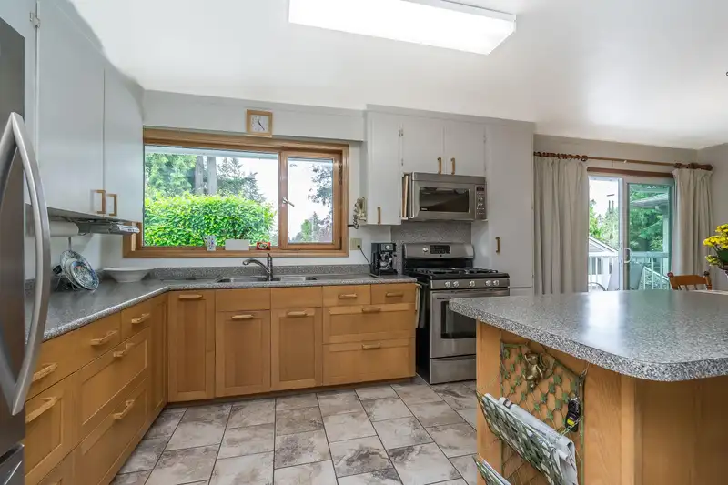 15135 RAVEN PLACE - photo 1 of 37