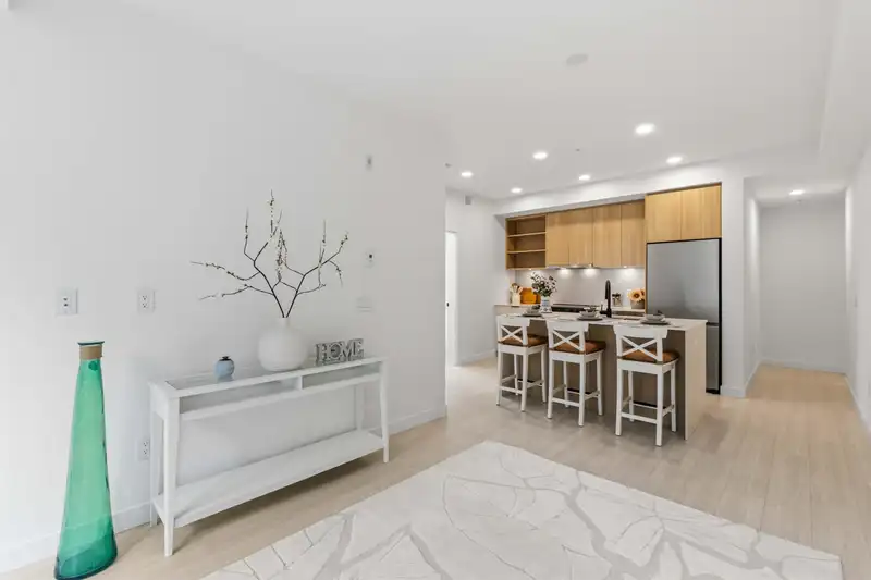 403 13439 94A AVENUE - photo 4 of 30