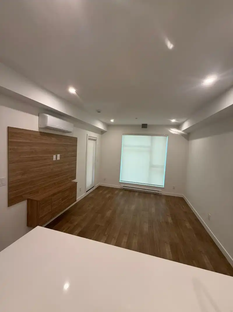 213 14398 60 AVE STREET - photo 1 of 9