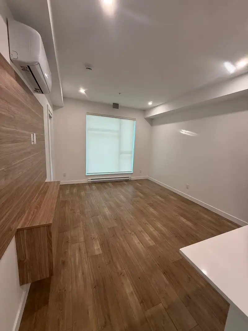 213 14398 60 AVE STREET - photo 2 of 9
