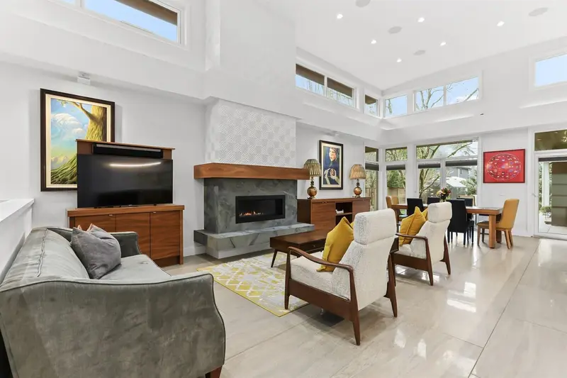 8901 MACKIE STREET - photo 4 of 25