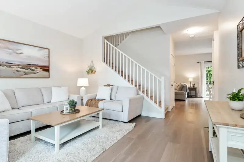 18196 66A AVENUE - photo 3 of 35