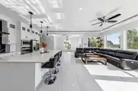 17018 57 AVENUE - thumbnail 9