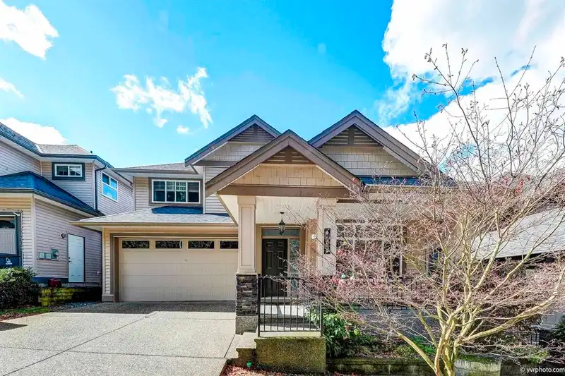 6085 146 STREET - photo 1 of 36