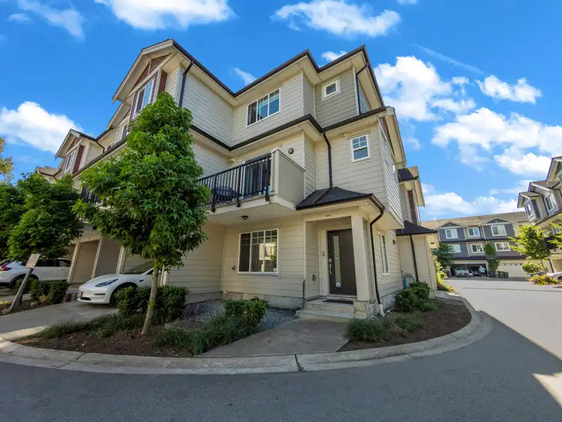 113 13898 64 AVENUE - photo 1 of 24