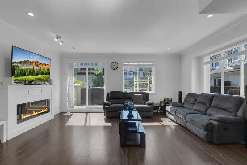 113 13898 64 AVENUE - photo 4 of 24