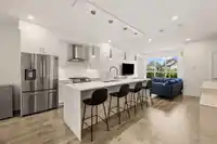 24 7177 194A STREET - thumbnail 5