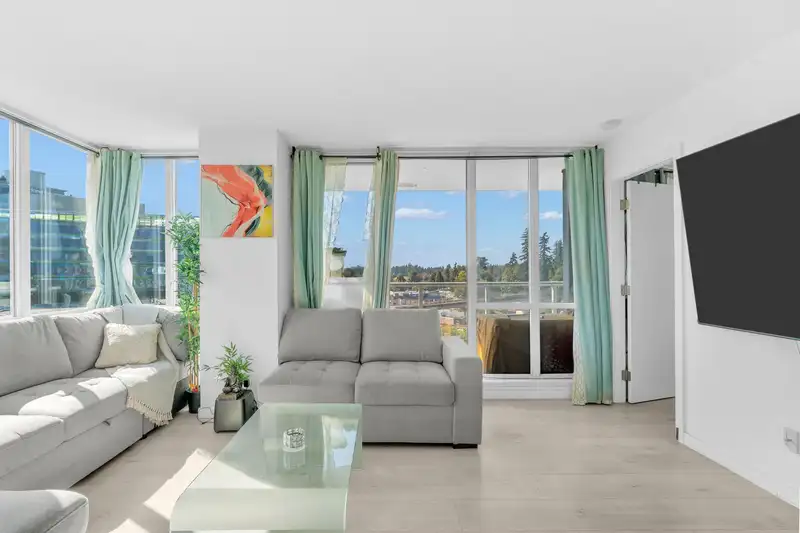 807 9981 WHALLEY BOULEVARD - photo 4 of 35