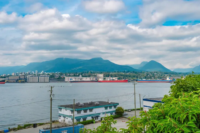 2385 WALL STREET - photo 4 of 25