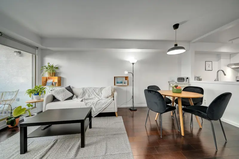 210 1099 E BROADWAY - photo 4 of 19