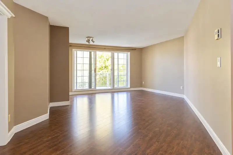 310 16065 83 AVENUE - photo 3 of 34