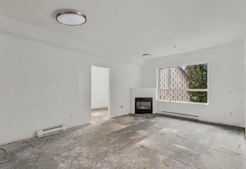 206 3151 CONNAUGHT CRESCENT - photo 4 of 25