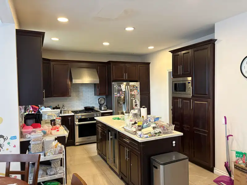 10476 169A STREET - photo 3 of 26