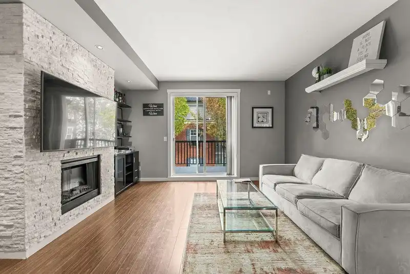38 18983 72A AVENUE - photo 4 of 25