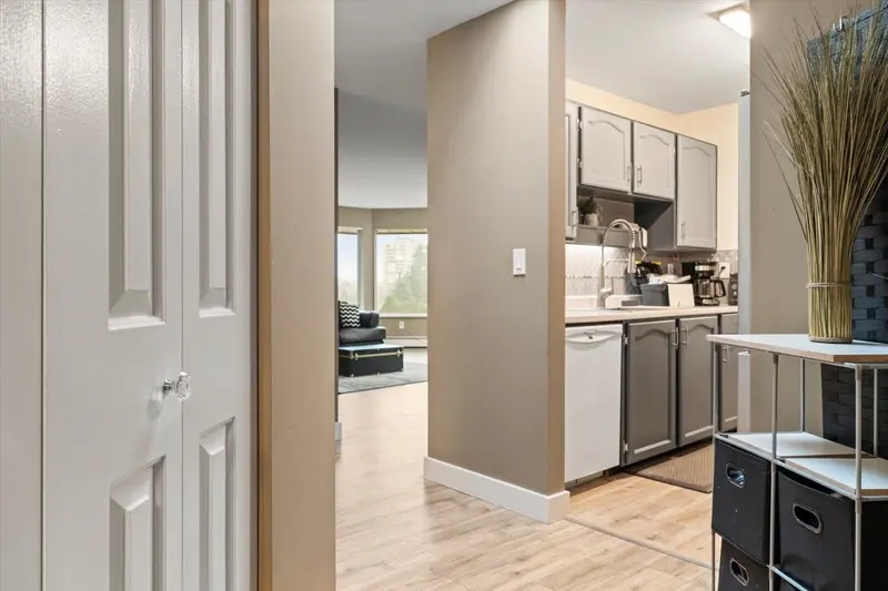 307 32669 GEORGE FERGUSON WAY - photo 4 of 25