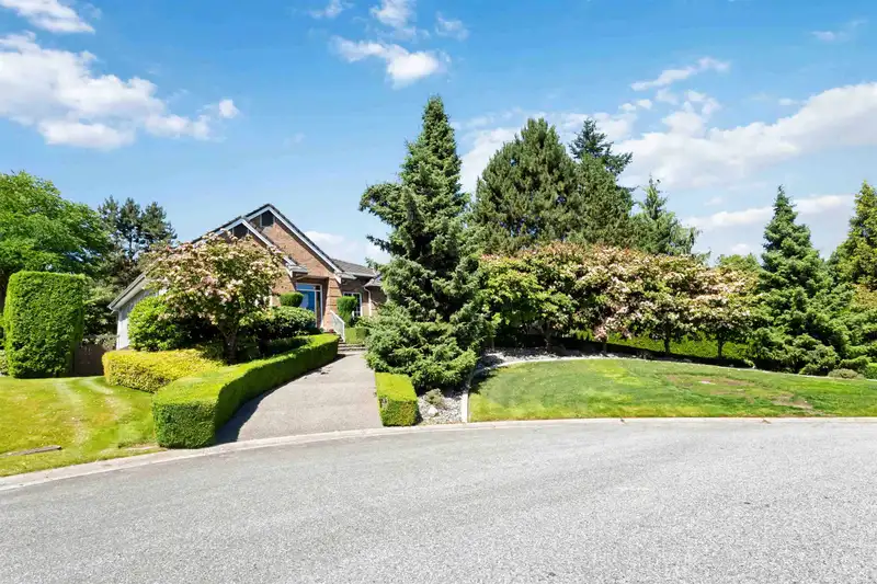 8883 164A STREET - photo 2 of 30