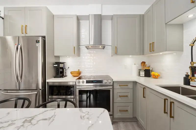 410 9689 140 STREET - photo 1 of 36