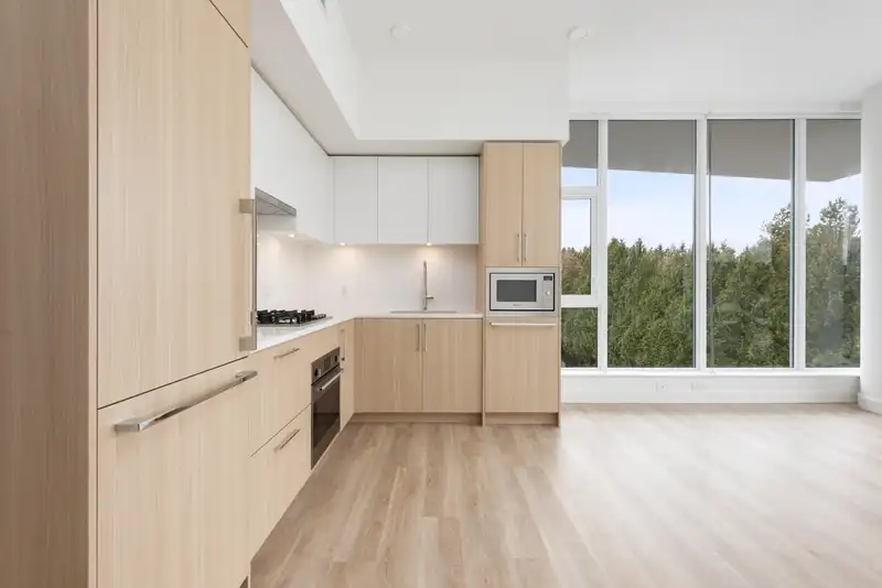 306 9675 KING GEORGE BOULEVARD - photo 1 of 40