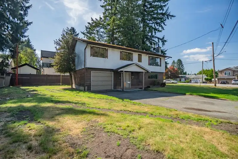 12260 85 AVENUE - photo 1 of 22