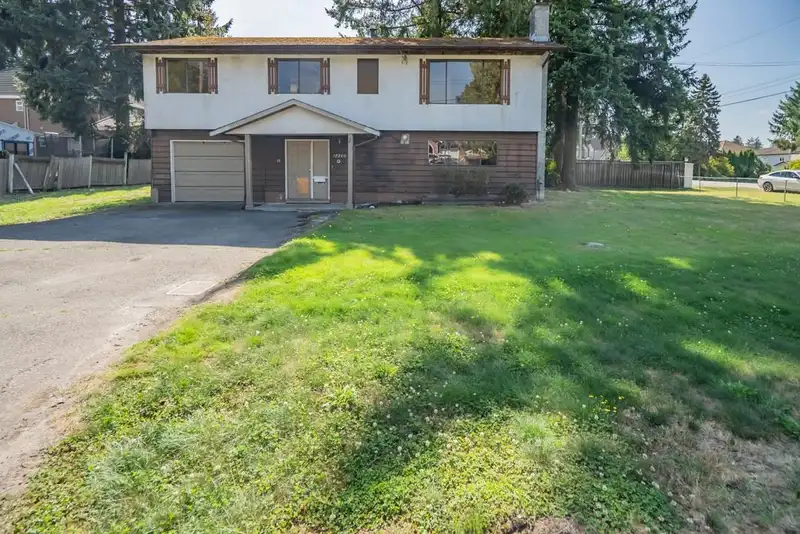 12260 85 AVENUE - photo 2 of 22