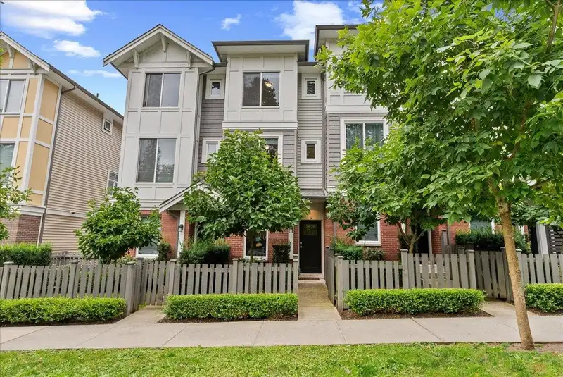 14 9718 161A STREET - photo 1 of 26