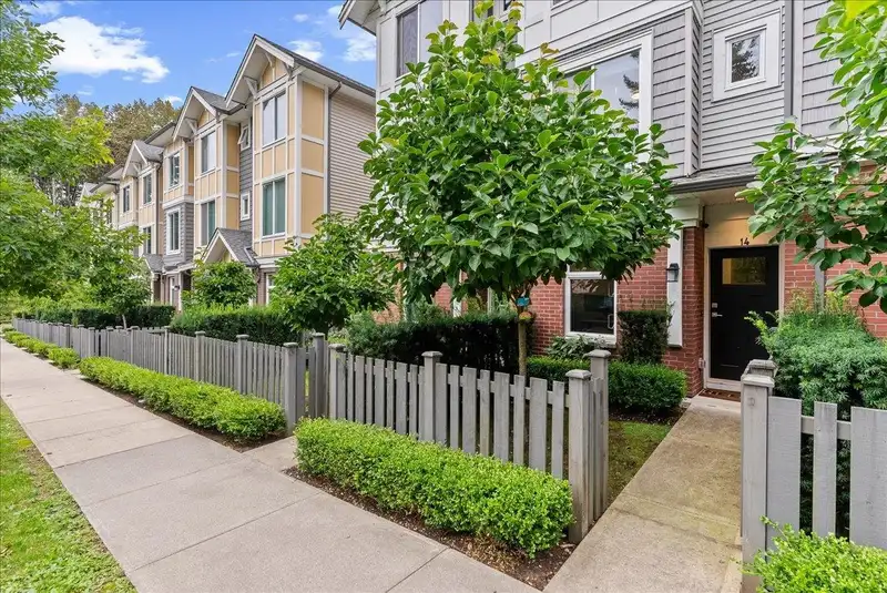 14 9718 161A STREET - photo 2 of 26