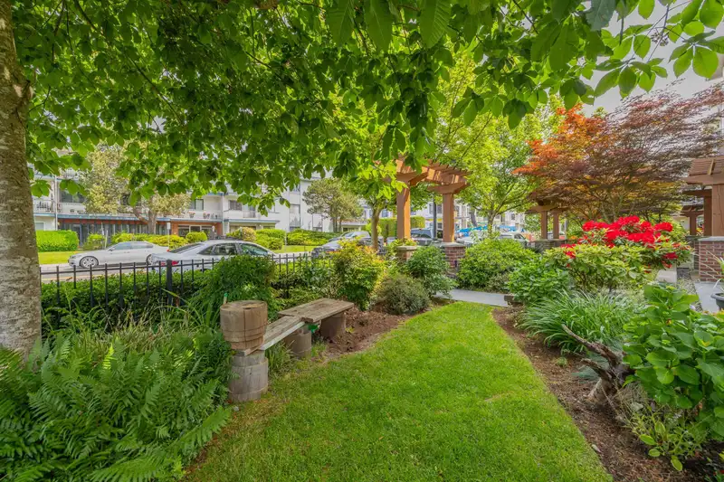 111 17712 57A AVENUE - photo 2 of 40