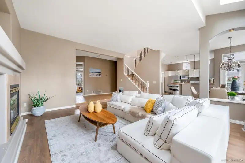10940 164TH STREET - photo 3 of 31