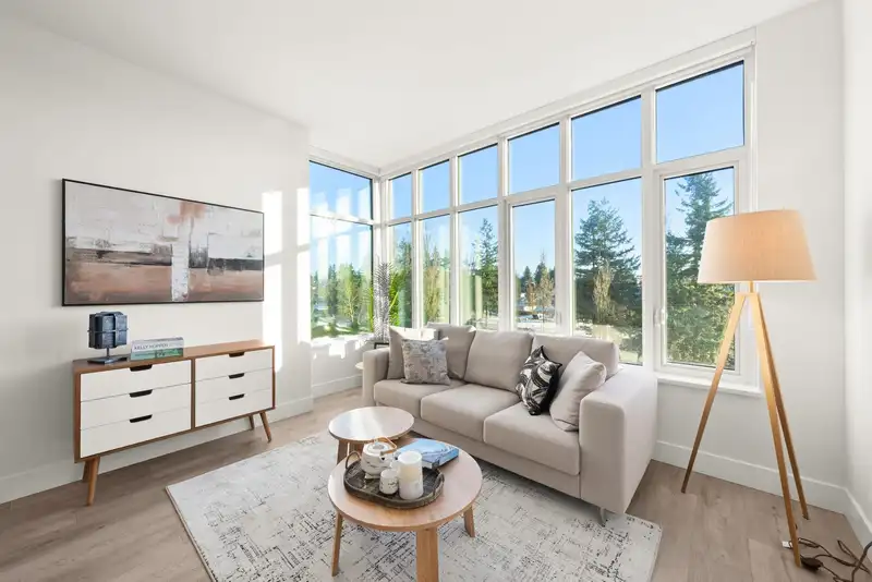 610 10428 WHALLEY BOULEVARD - photo 3 of 30