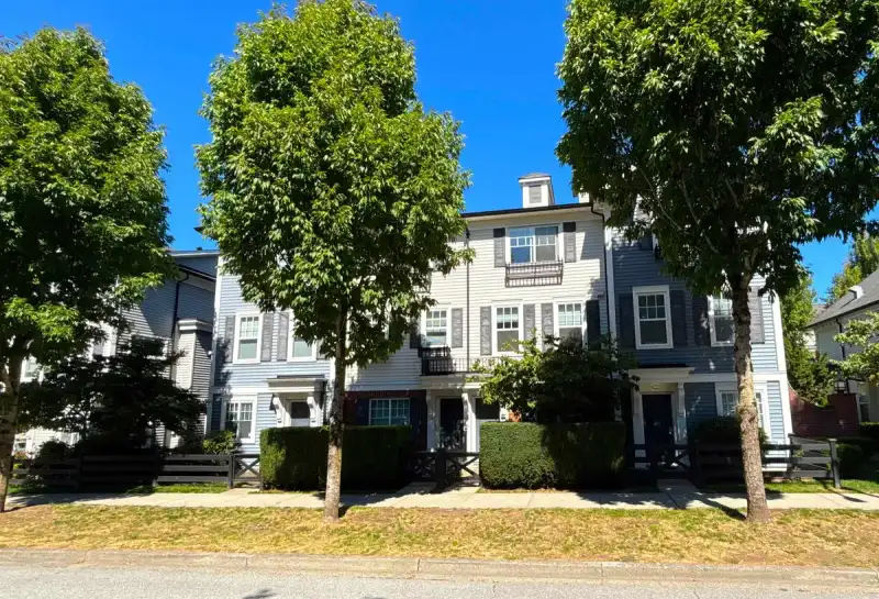 34 18983 72A AVENUE - photo 1 of 15
