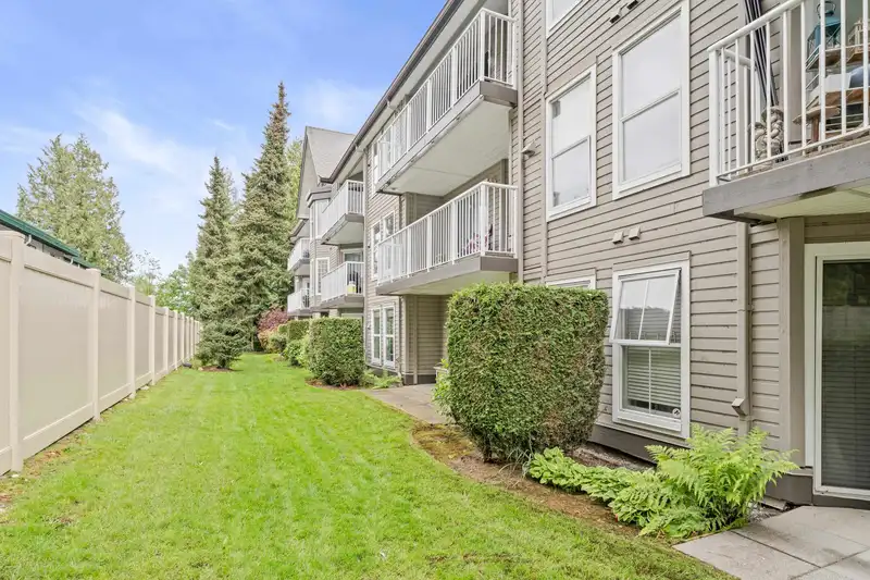 103 15160 108 AVENUE - photo 3 of 18