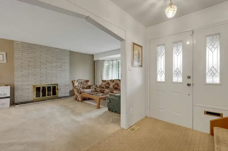 15115 EAGLE PLACE - photo 3 of 40